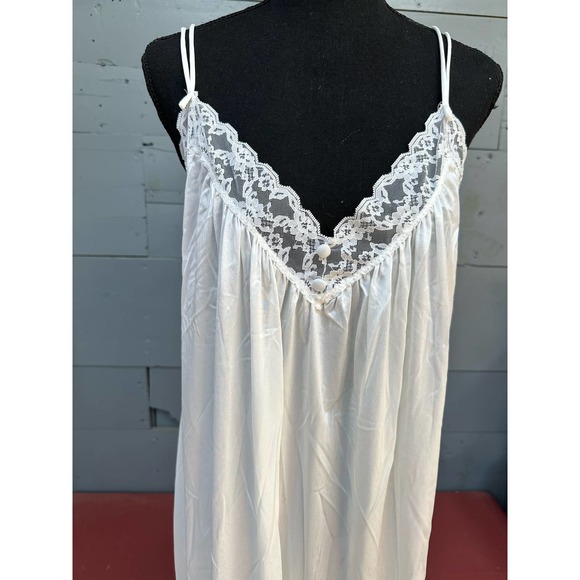 2 Vintage nightgown sets - Picture 11 of 16